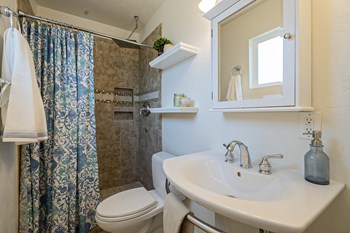 7519 East Fillmore Street 3 Beds House for Rent - Photo Gallery 4