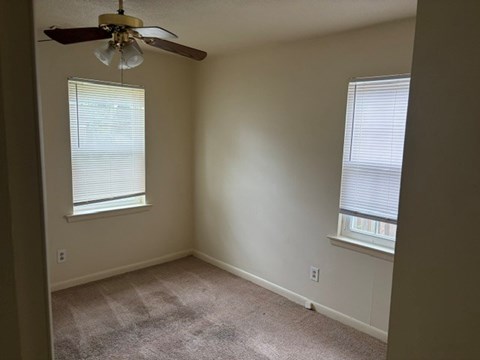 2810 FOURTH ST - NO PETS ALLOWED 3 Beds Apartment for Rent