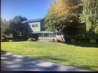 CLOSED 5/2023 4 Beds Apartment for Rent