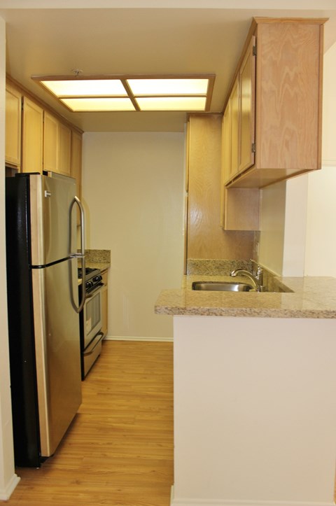 11660 Mayfield Avenue Studio-2 Beds Apartment for Rent - Photo Gallery 3