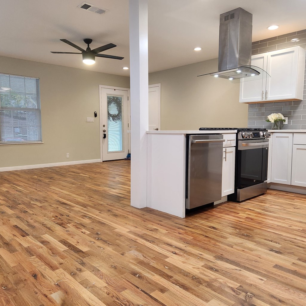 428 W. Mulberry Ave. 2 Beds House for Rent - Photo Gallery 1