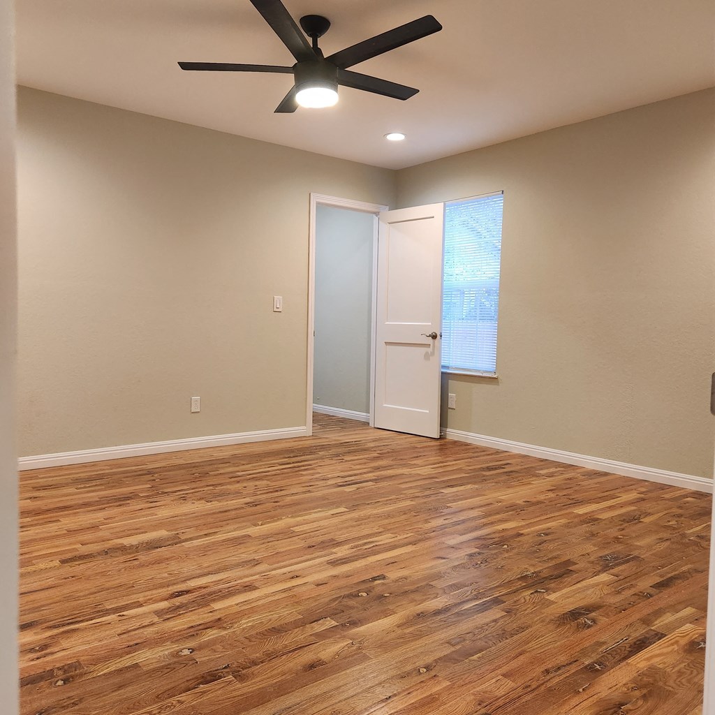 428 W. Mulberry Ave. 2 Beds House for Rent - Photo Gallery 10