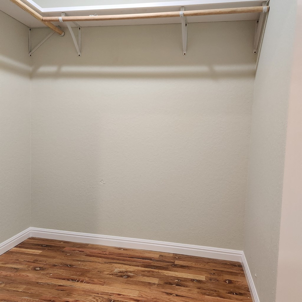 428 W. Mulberry Ave. 2 Beds House for Rent - Photo Gallery 5