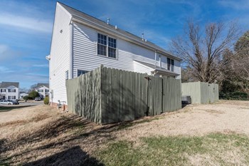 304 Center Heights 3 Beds House for Rent - Photo Gallery 30