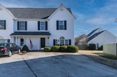 304 Center Heights 3 Beds Apartment for Rent