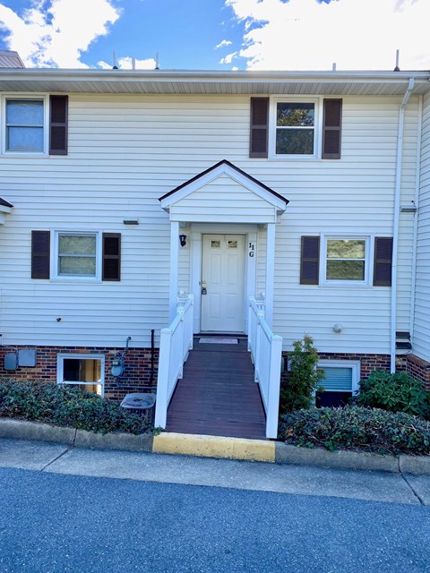 Unit 11-G 2 Beds Apartment for Rent