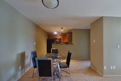 512 8535 Clearwater Drive 2 Beds Apartment for Rent