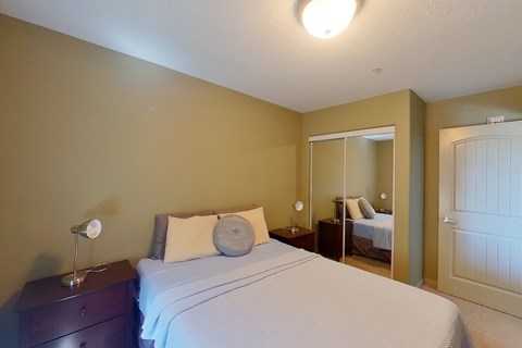 512 8535 Clearwater Drive 2 Beds Apartment for Rent