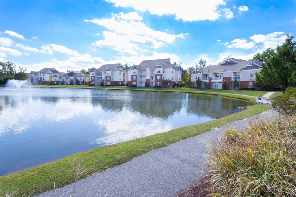 beautiful outdoor open space in Harbour Breeze Apartments