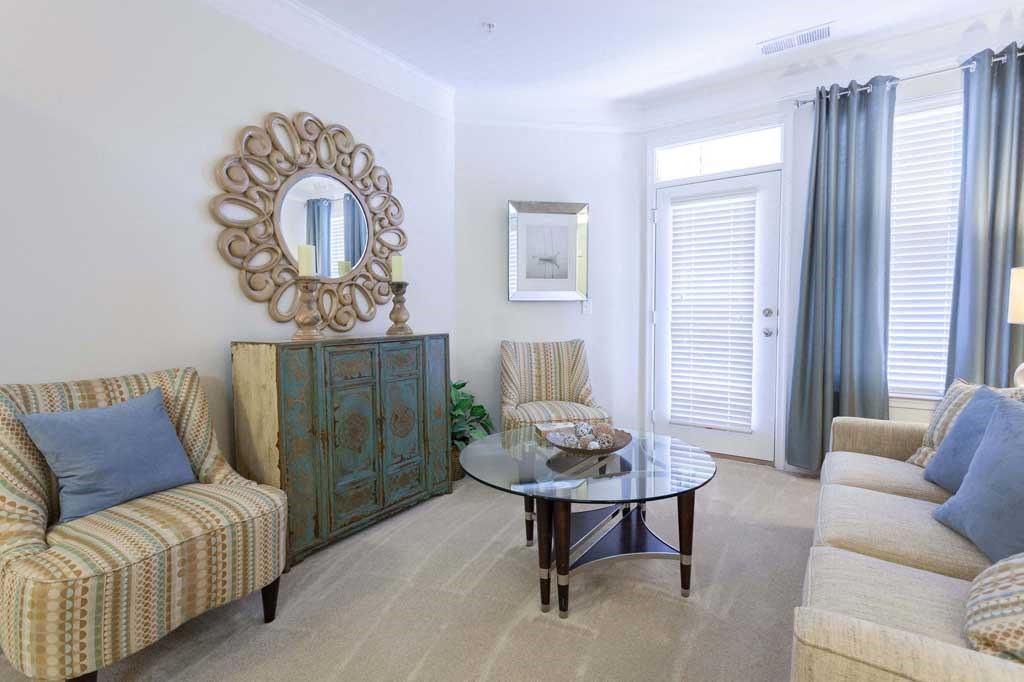 see inside 700 Acuqa Apartments in Newport News