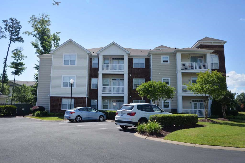 outdoor elevation of 700 Acqua Apartments in Newport News