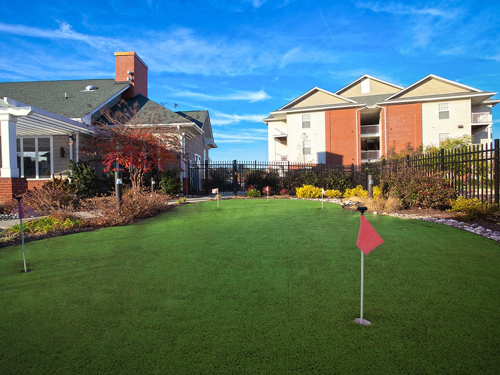 putting green space near petersburg virginia