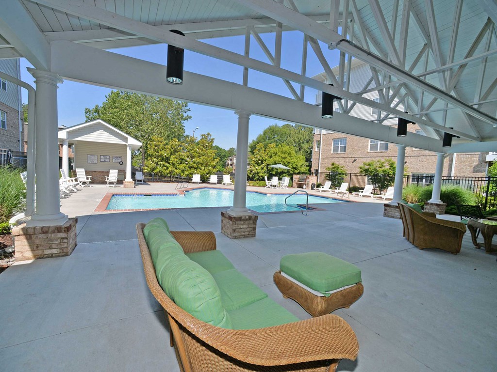 covered outdoor lounge area at 900 Acqua Apartments in Virginia Beach