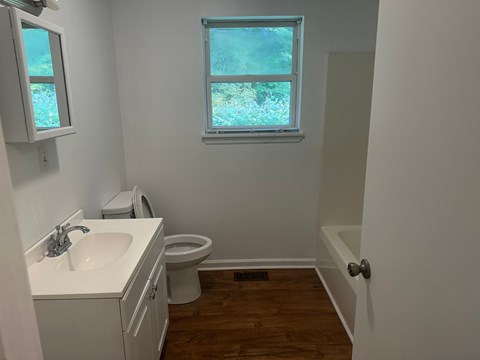 318 PLEASANT VALLEY 3 Beds Apartment for Rent