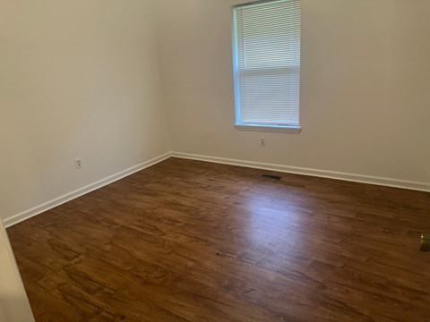 318 PLEASANT VALLEY 3 Beds Apartment for Rent