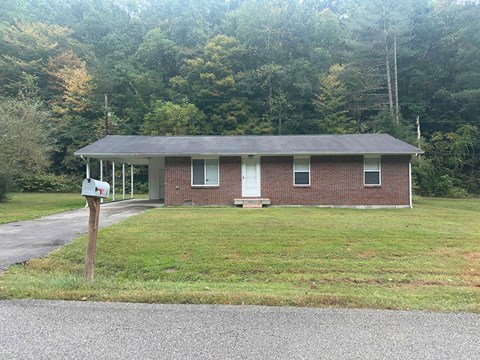318 PLEASANT VALLEY 3 Beds Apartment for Rent