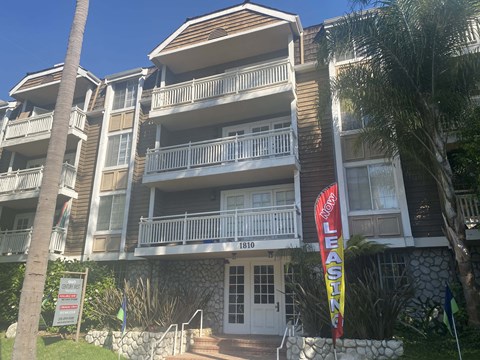 the building in which the apartment is located