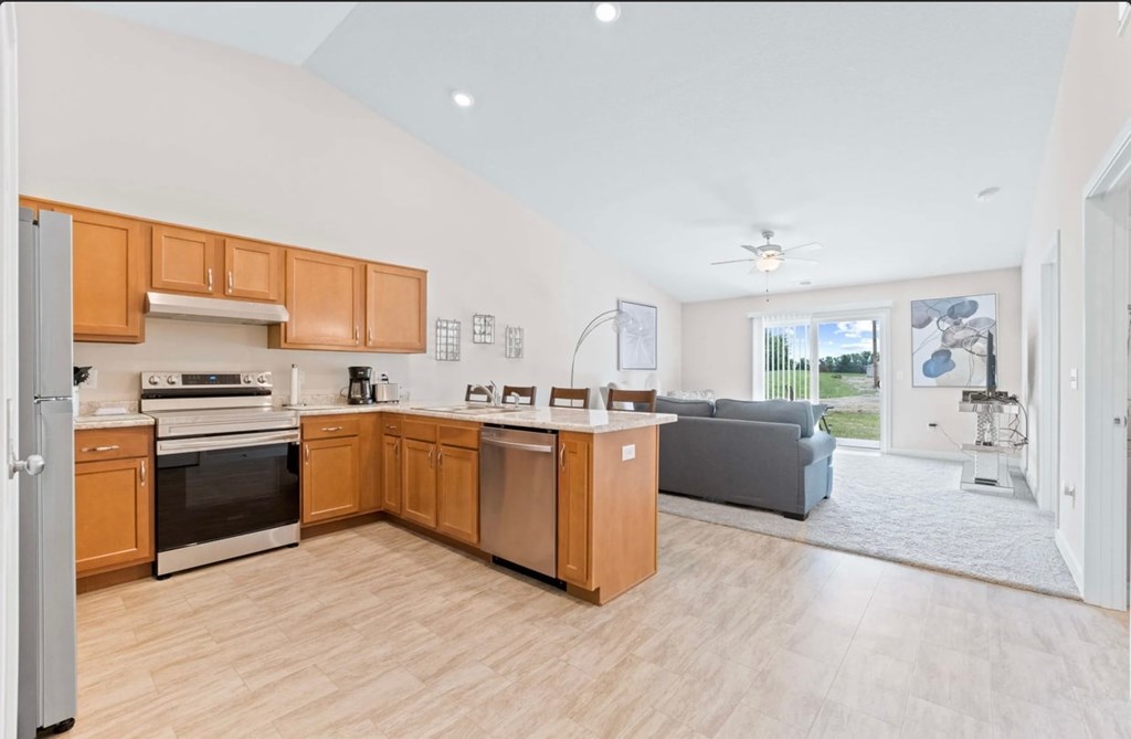 BLUESTONE COMMUNITY 55+Fort Wayne Indiana.  APRIL MOVE IN SPECIAL Call Today To Tour