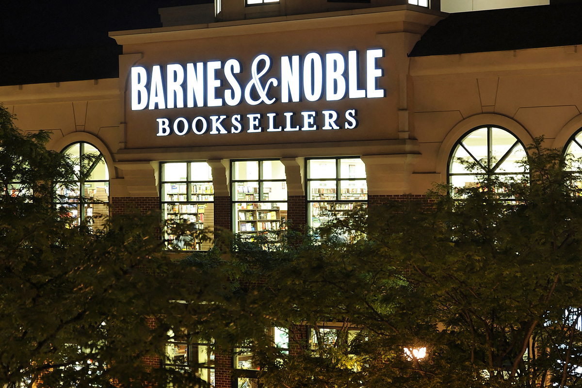 Lyon Place Retail Signage