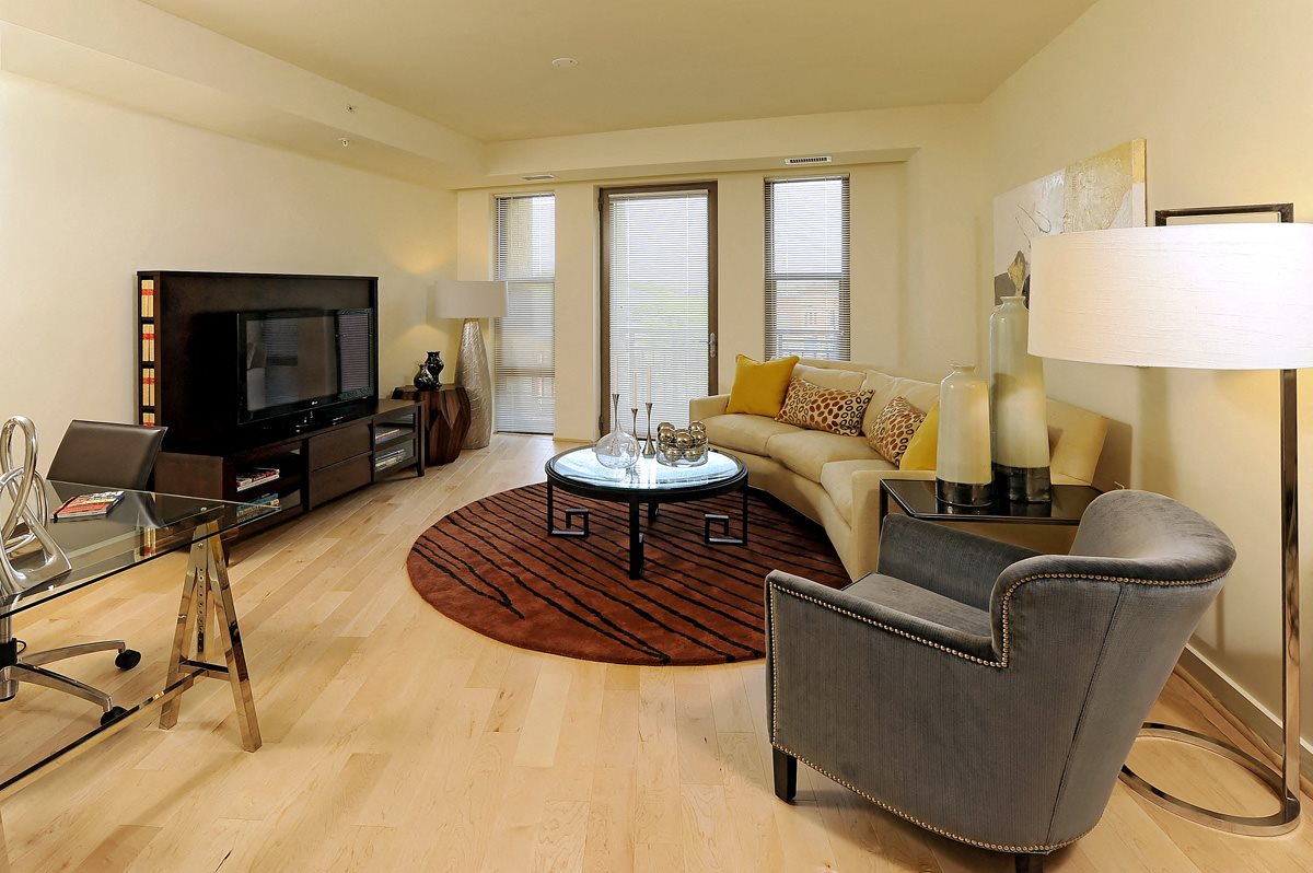 Lyon Place At Clarendon Center Apartments