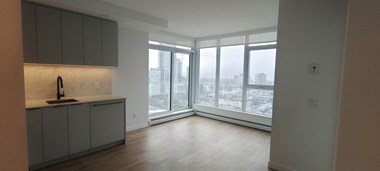 LU039: 2311-13685 102 Ave 2 Beds Apartment for Rent