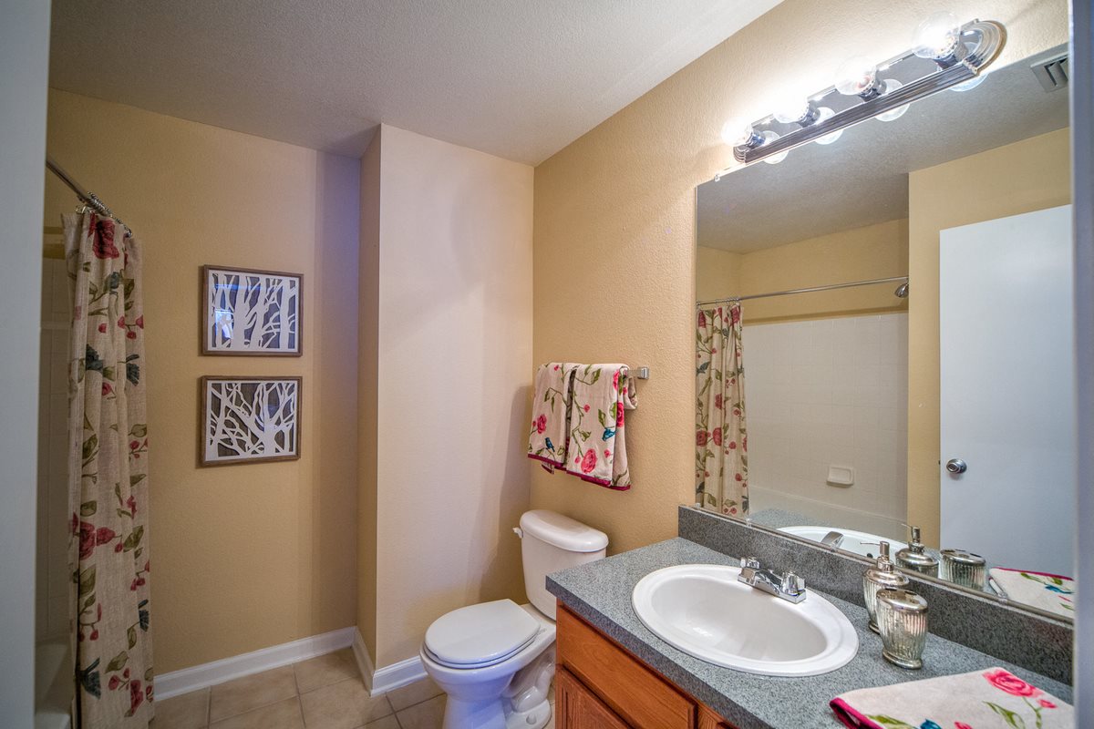 Thomas Chase Apartments Bathroom Thomas Chase Apartments Bathroom