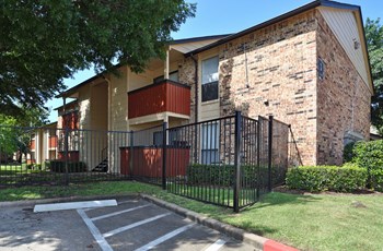 The Park At Wintergreen Apartments 320 East Wintergreen Road Desoto Tx Rentcafe The Park At Wintergreen Apartments 320 East Wintergreen Road Desoto Tx Rentcafe