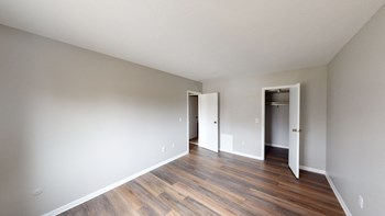 2711 Central Avenue 1-2 Beds Apartment for Rent - Photo Gallery 6