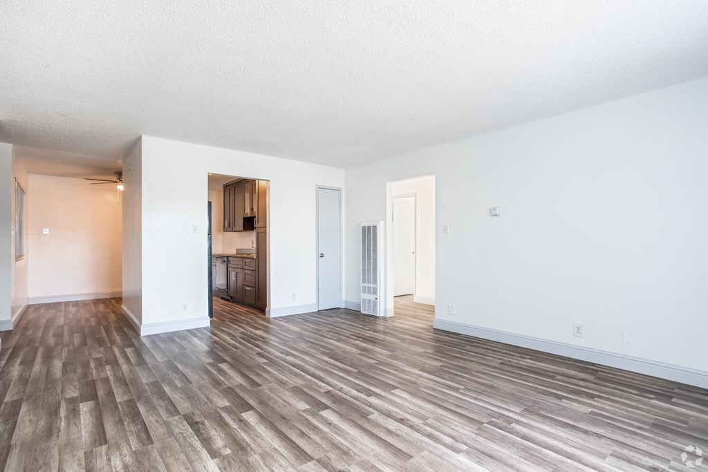 Villa Grove Apartments