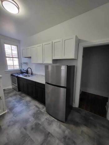 133-135 Summit Ave Studio-2 Beds Apartment for Rent - Photo Gallery 2