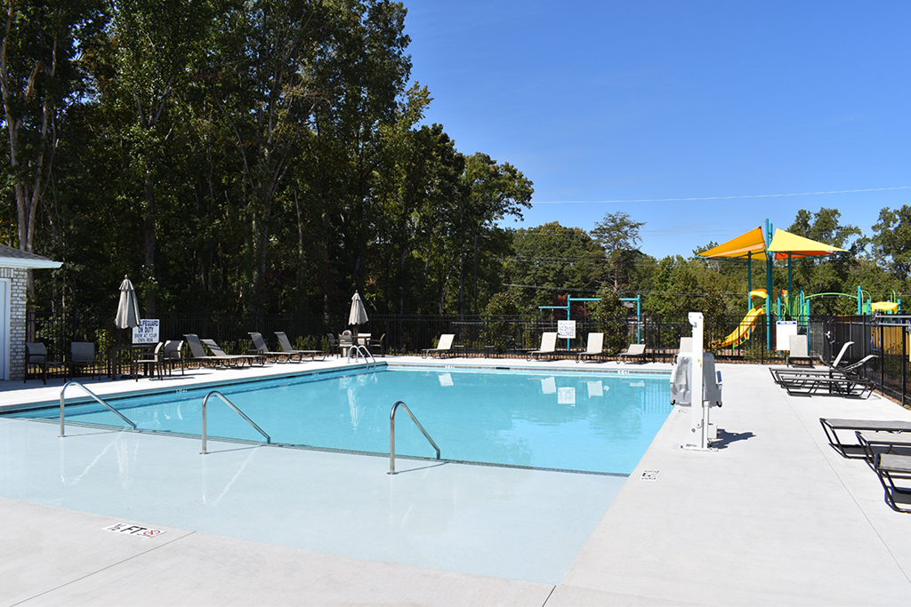 the swimming pool at the resort at governors crossing