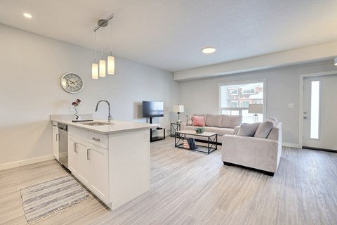 5111 E Primrose Green Drive 2-3 Beds Apartment for Rent - Photo Gallery 23