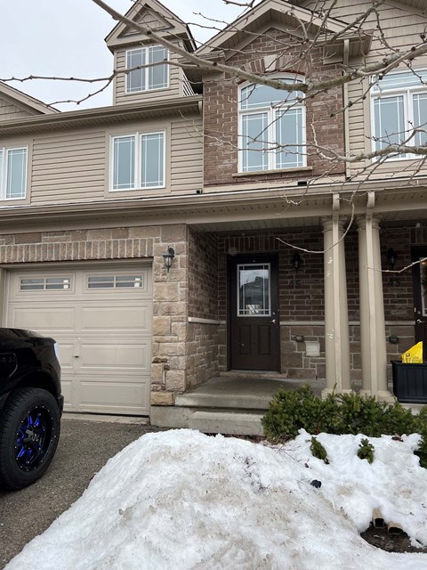 45 Oldfield Drive 3 Beds Apartment for Rent