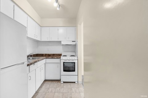 1655 Chesterfield Avenue Studio-2 Beds Apartment for Rent - Photo Gallery 9