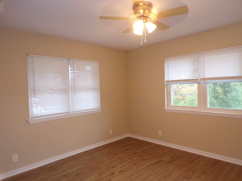 234 Lake Drive 1 Bed Apartment for Rent - Photo Gallery 11