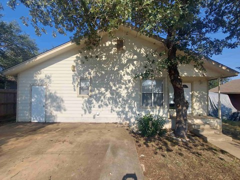 752 Pecan 3 Beds Apartment for Rent