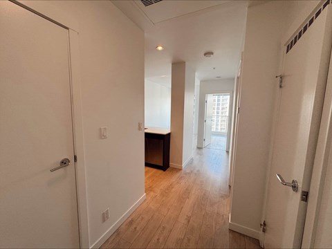 97 W. Georgia St. 1-2 Beds Apartment for Rent - Photo Gallery 10