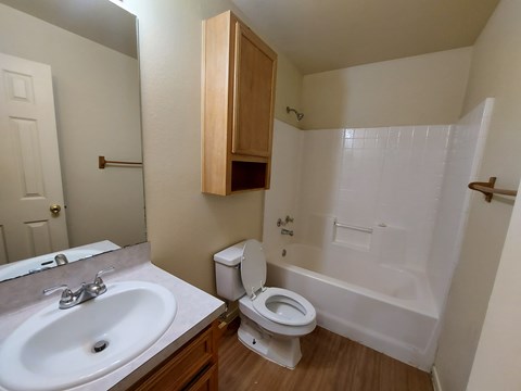406 Avenue S 2 Beds Apartment for Rent
