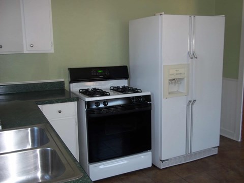 512 Avenue F 2 Beds Apartment for Rent