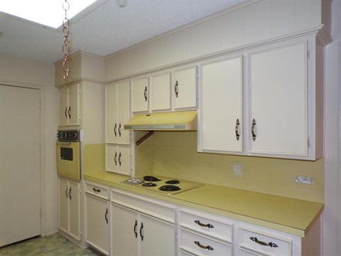151 Riverside Drive 2 Beds Apartment for Rent