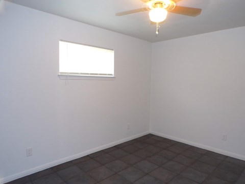 1904 Ridgeview Drive 2 Beds Apartment for Rent