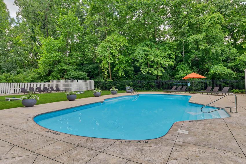 Arlington Pointe Apartments, 25652599 Riverside Dr., Columbus, OH