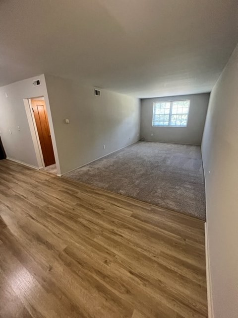 2565-2599 Riverside Dr. 1-2 Beds Apartment for Rent - Photo Gallery 34