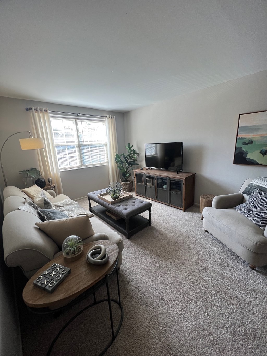 Arlington Pointe Apartments, 25652599 Riverside Dr., Columbus, OH