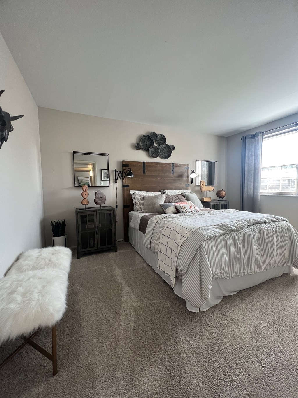 Arlington Pointe Apartments, 25652599 Riverside Dr., Columbus, OH