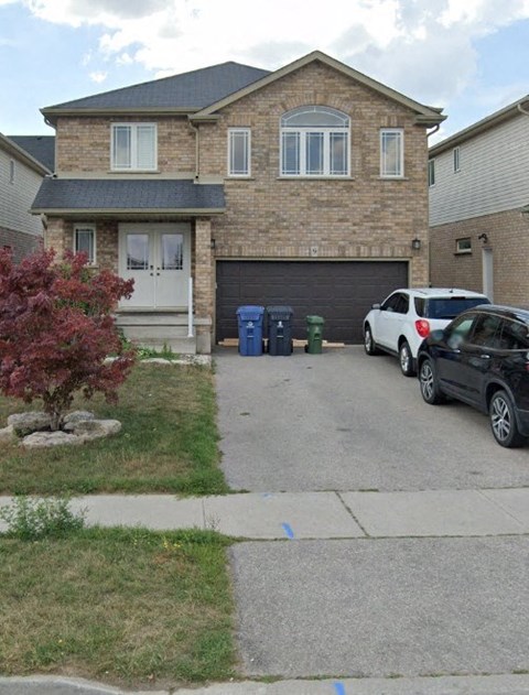 9 Colonial Drive 5 Beds Apartment for Rent