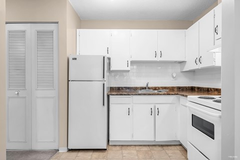 610 Hamilton Street Studio-3 Beds Apartment for Rent - Photo Gallery 13