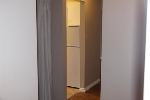 610 Hamilton Street Studio-3 Beds Apartment for Rent - Photo Gallery 10