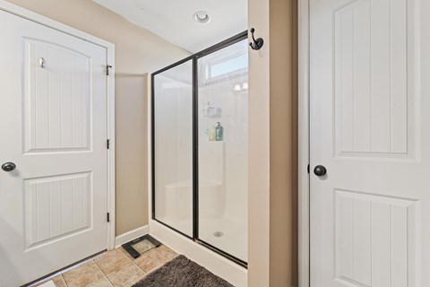 202 Chestwood Drive 3 Beds Apartment for Rent