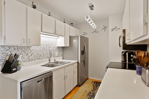 121 Washington Ave S 2 Beds Apartment for Rent - Photo Gallery 2